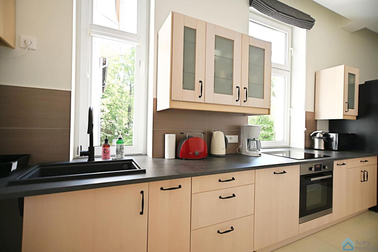 Beige And Red 3City Studio In Sopot With Outdoor Parking By Noclegi Renters Exterior photo