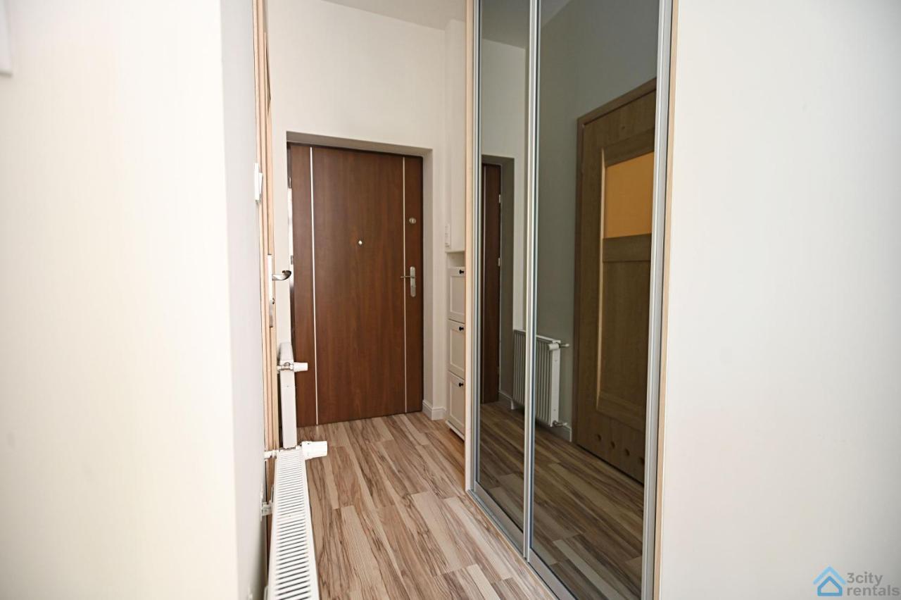 Beige And Red 3City Studio In Sopot With Outdoor Parking By Noclegi Renters Exterior photo