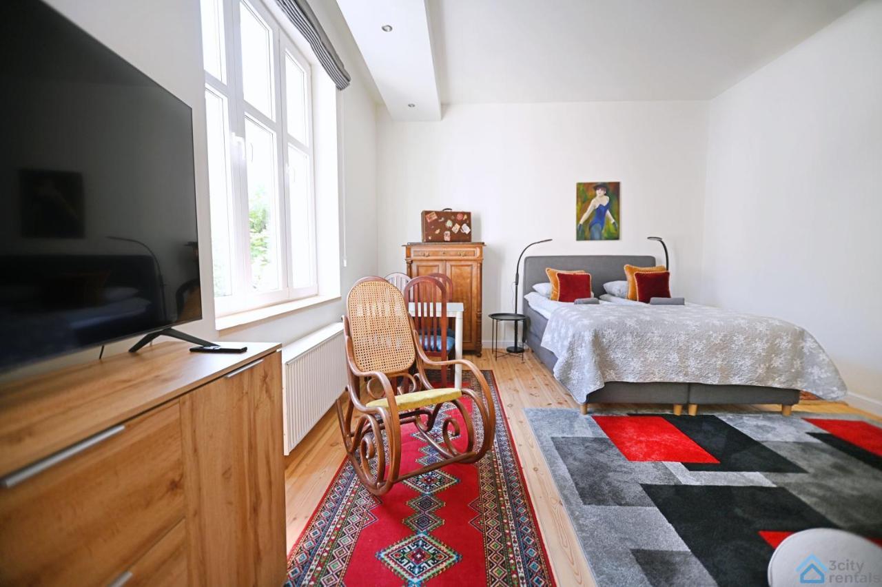 Beige And Red 3City Studio In Sopot With Outdoor Parking By Noclegi Renters Exterior photo